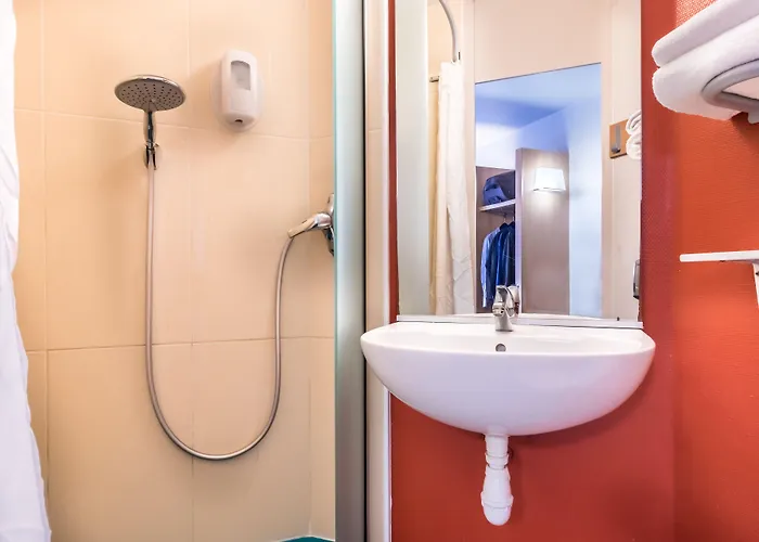 Frejus فندق روكبرون-سور-أرجينس