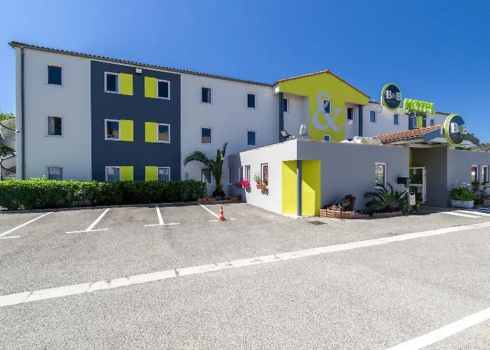 Frejus فندق