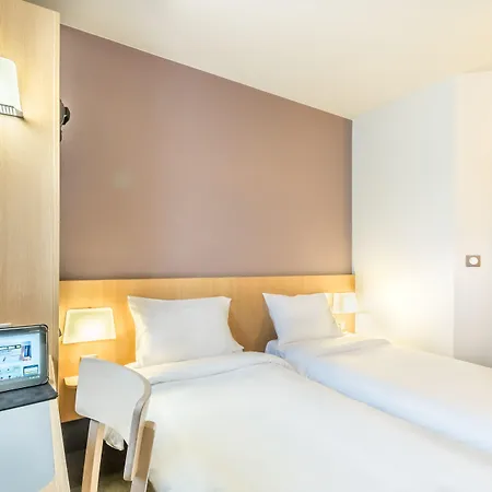 Отель Frejus Рокбрюн-сюр-Аржан